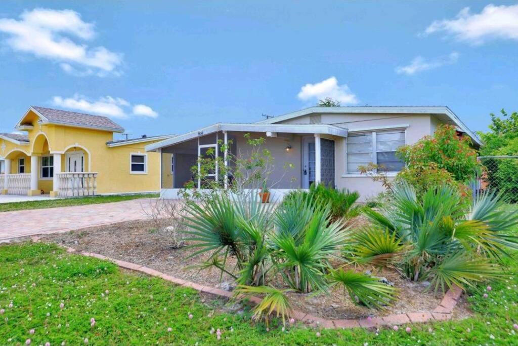 Comfy 3 Bedroom With Parking & Close To Everything North North Naples Exterior foto